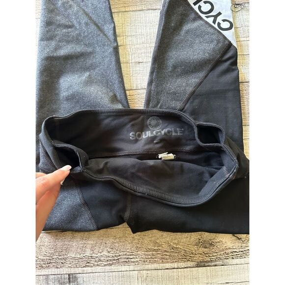 Soul Cycle Performance Cropped Workout Cycling Spin Leggings | Size Small - Picture 3 of 7
